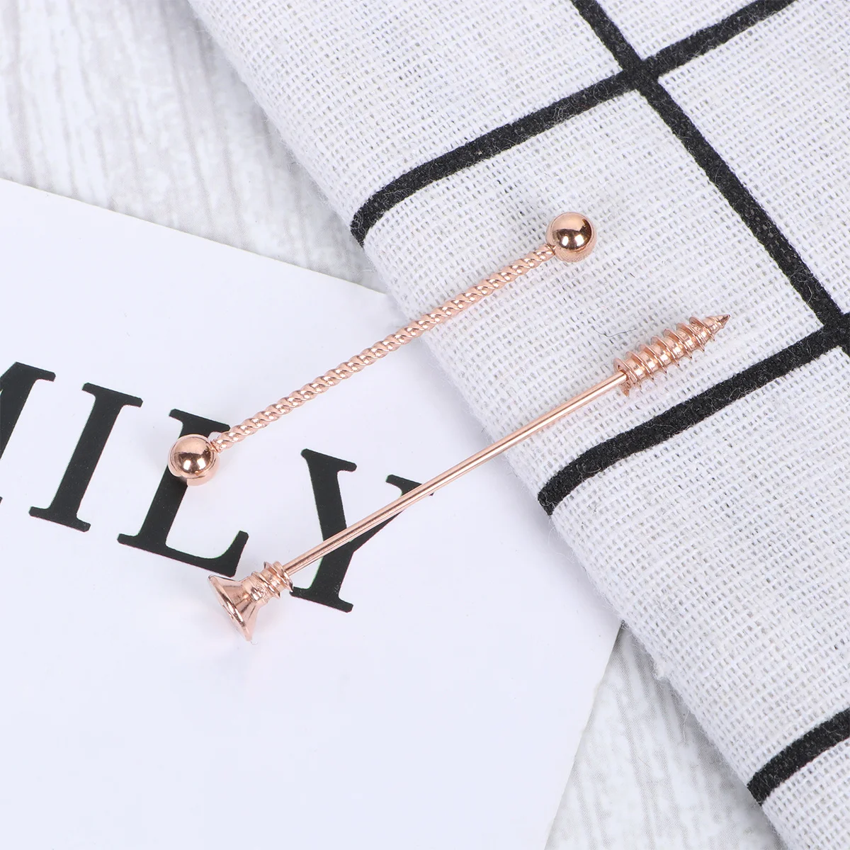 

8Pcs Industrial Ear Studs Stainless Steel Arrows Screw Barbell Earrings Durable Safe Fashion Piercing Jewelry for Women Men