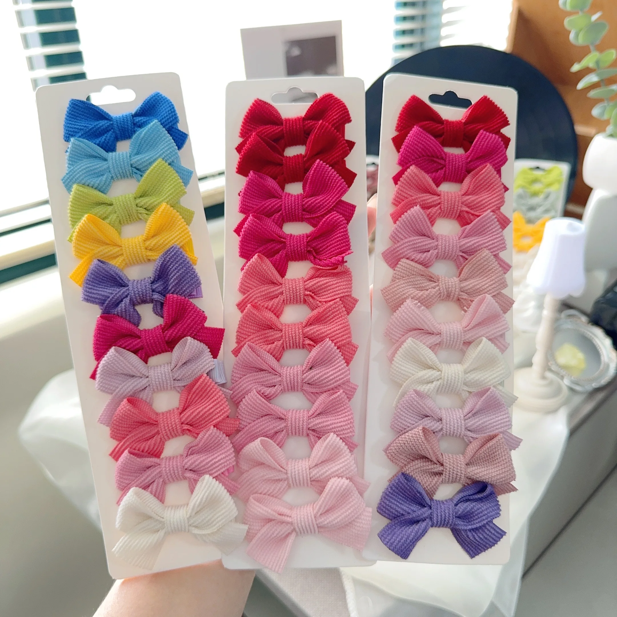 

10Pcs/Set New Handmade Kids Safety Hair Clip Scorduroy Hair Bows For Baby Girls Ribbon Bowknot Hairpin Kids Hair Accessories