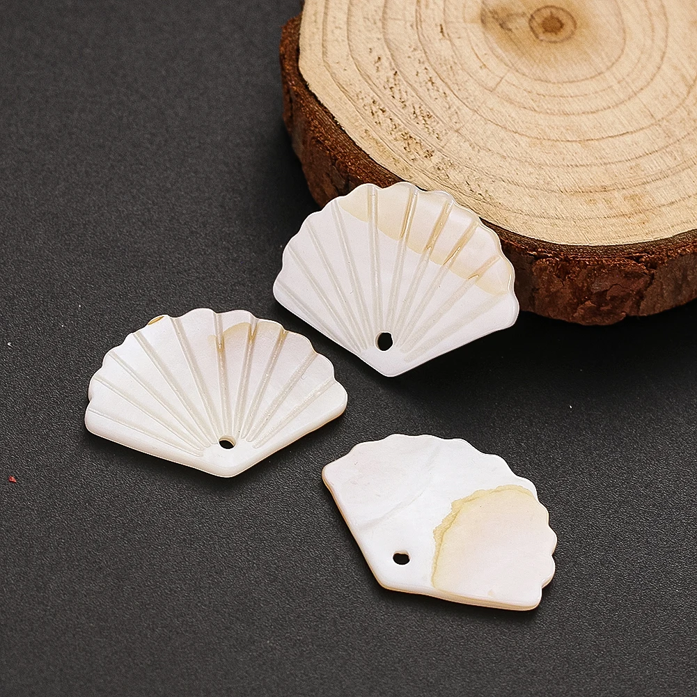 3pcs Natural Shell Material Carved Ginkgo Leaf Shell Pendant Diy Hanging Earrings Bracelet Necklace Wind Chimes Material