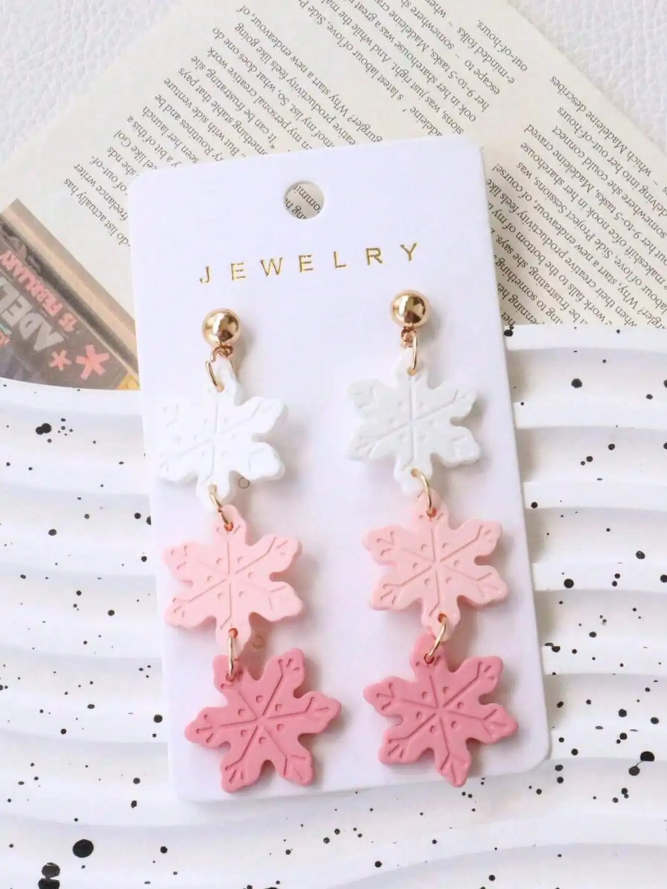 

1 Pair Christmas Soft Clay-Like Texture Painted Snowflake Earrings Pink High-End Gift For Party