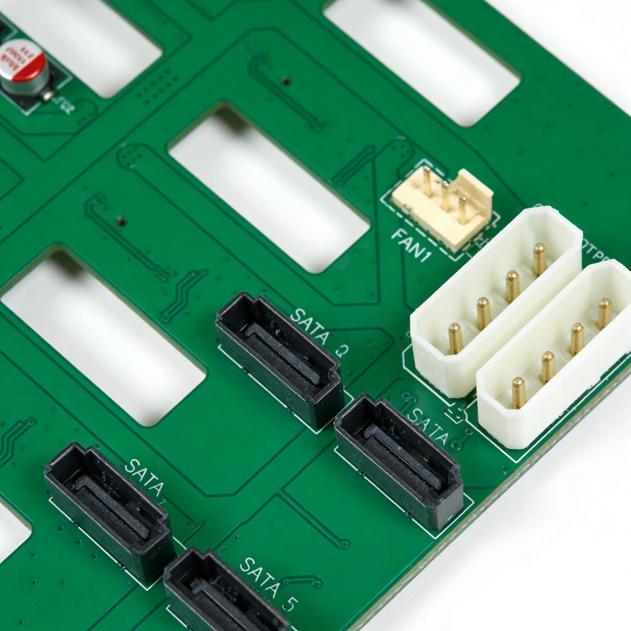 5 Bay SATA Hard Drive Backplane 6Gbps Hot‑Swap HDD SSD Expansion Board Large 4D Power Supply for NAS Server Storage Chassis