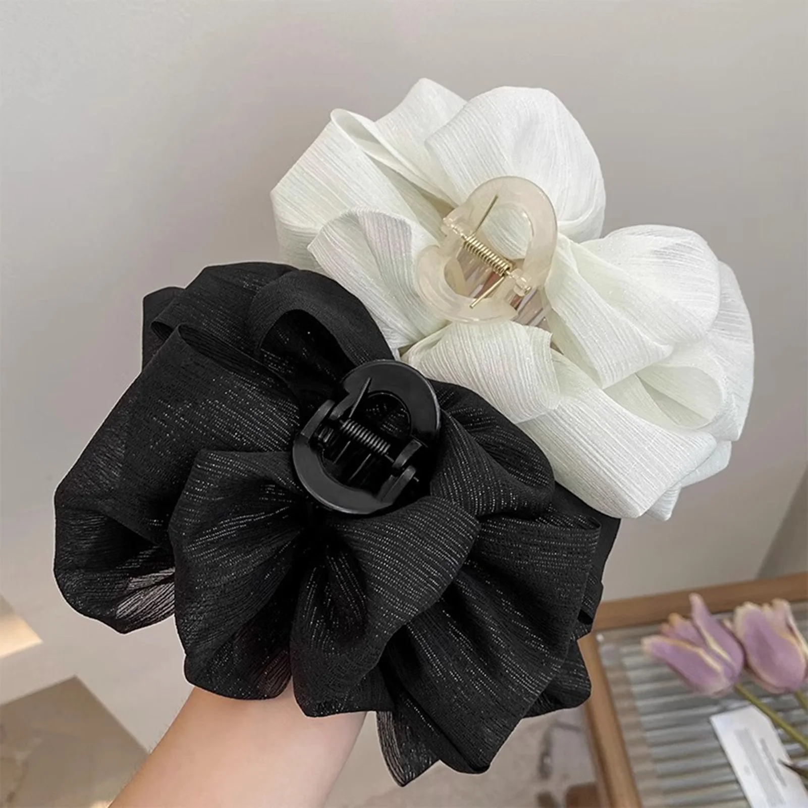 مشبك شعر أنيق على شكل فيونكة للنساء والفتيات يوميًا في الهواء الطلق قابض شعر القرش للتسوق والسفر والتصوير الفوتوغرافي 2025 إكسسوارات شعر جديدة