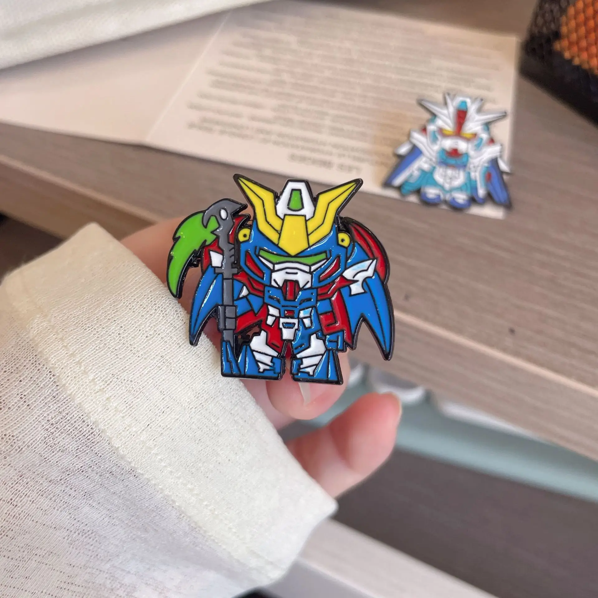 

Gundam Mecha Pilot Metal Pin Japanese Anime Badge Robot Warrior Fashion Accessory