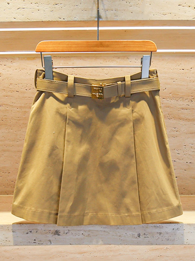 High Waist Short Pleated Skirt with Heavy Embellished Belt Retro Style Polyester Fiber A-Line Silhouette  Color