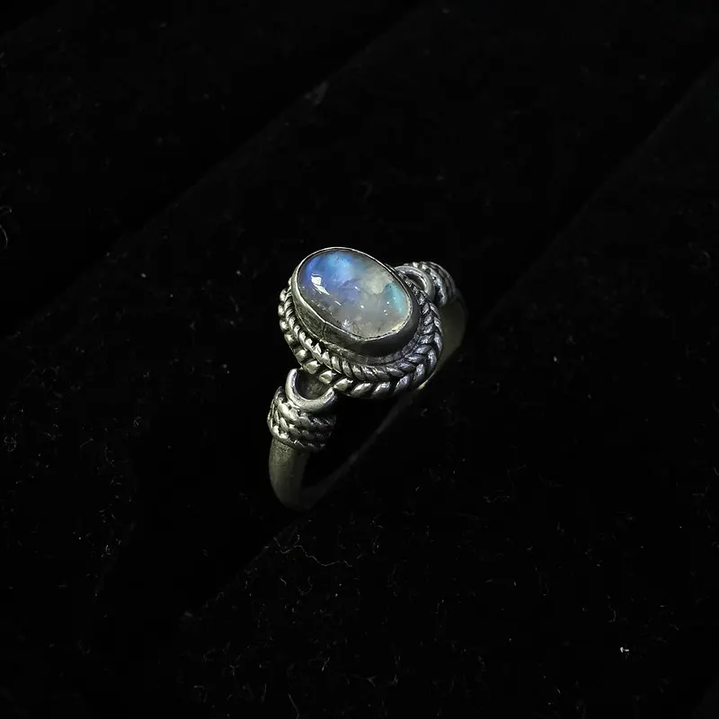 Hand 925 Silver Inlaid Romantic Moon Stone Rings for Lady T9079