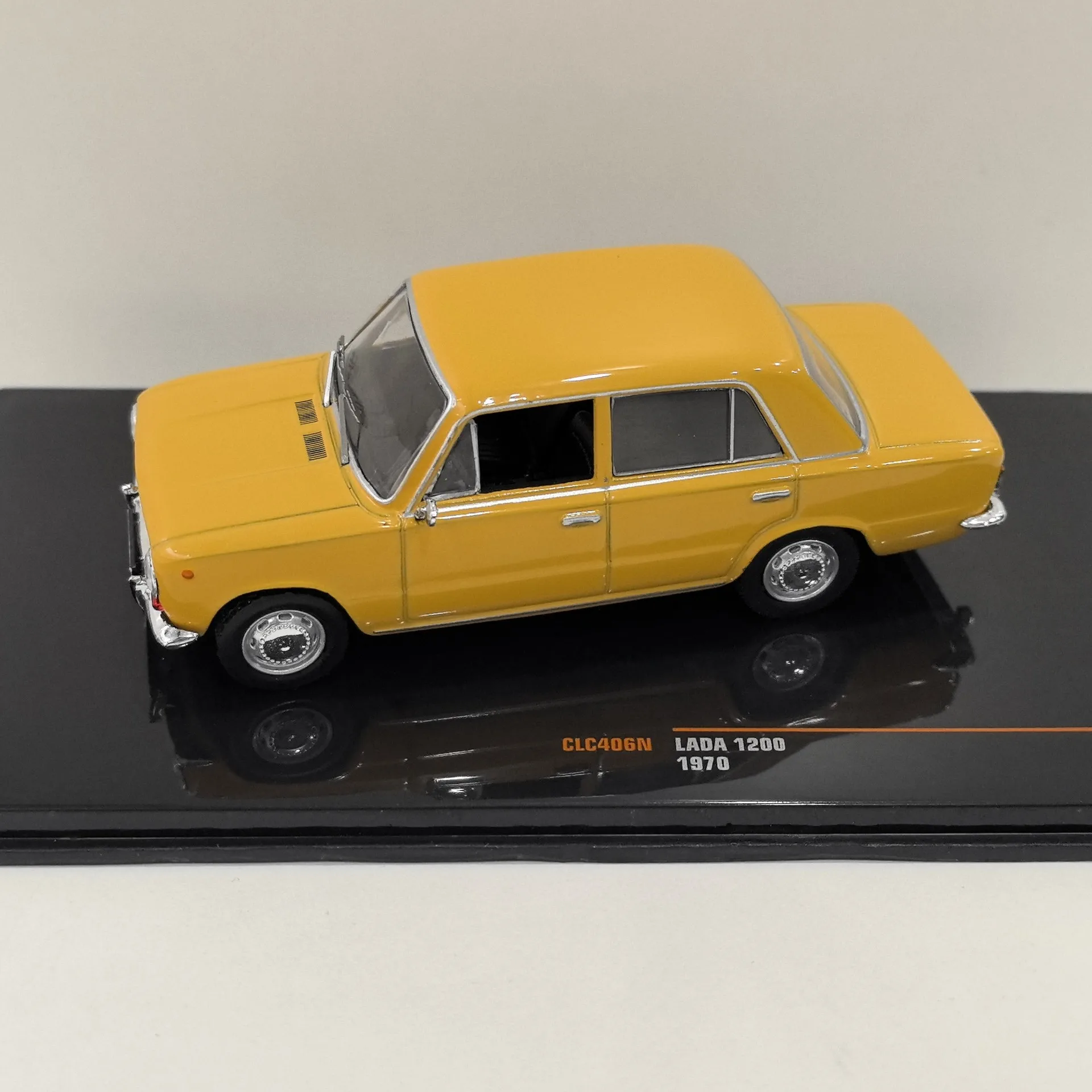 Diecast IXO Schaal 1:43 LADA 1200 1970 Lada Legering Model Auto Collectible Toy Gift Souvenir Display Ornament