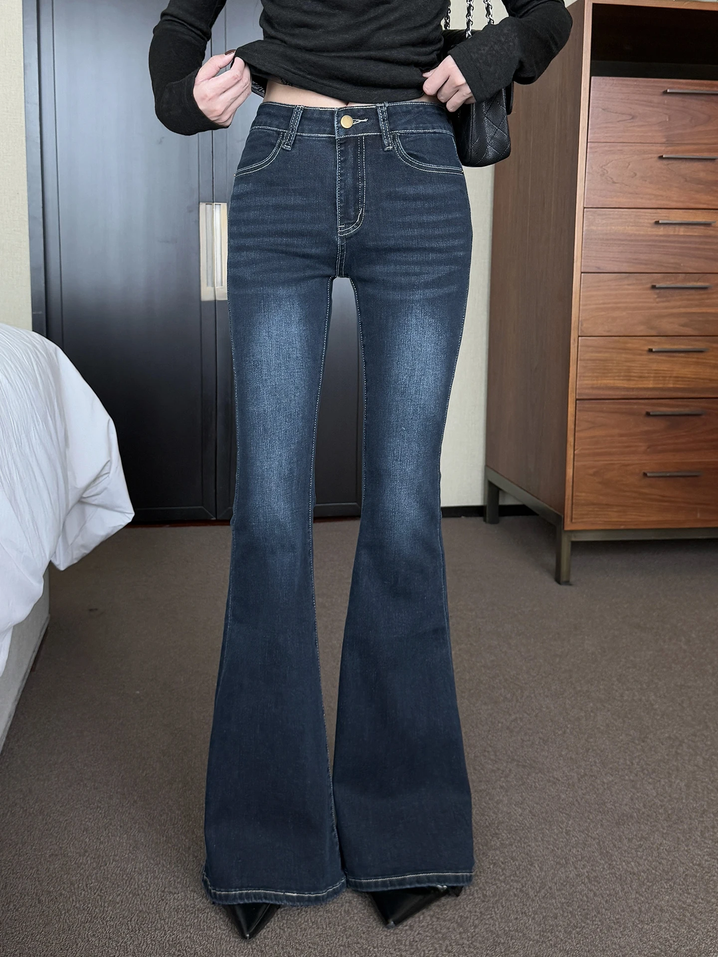 

Джинсы-колокольчики с высокой талией, женские осенне-зимние джинсовые утягивающие универсальные брюки, удобная посадка с талией и деталями