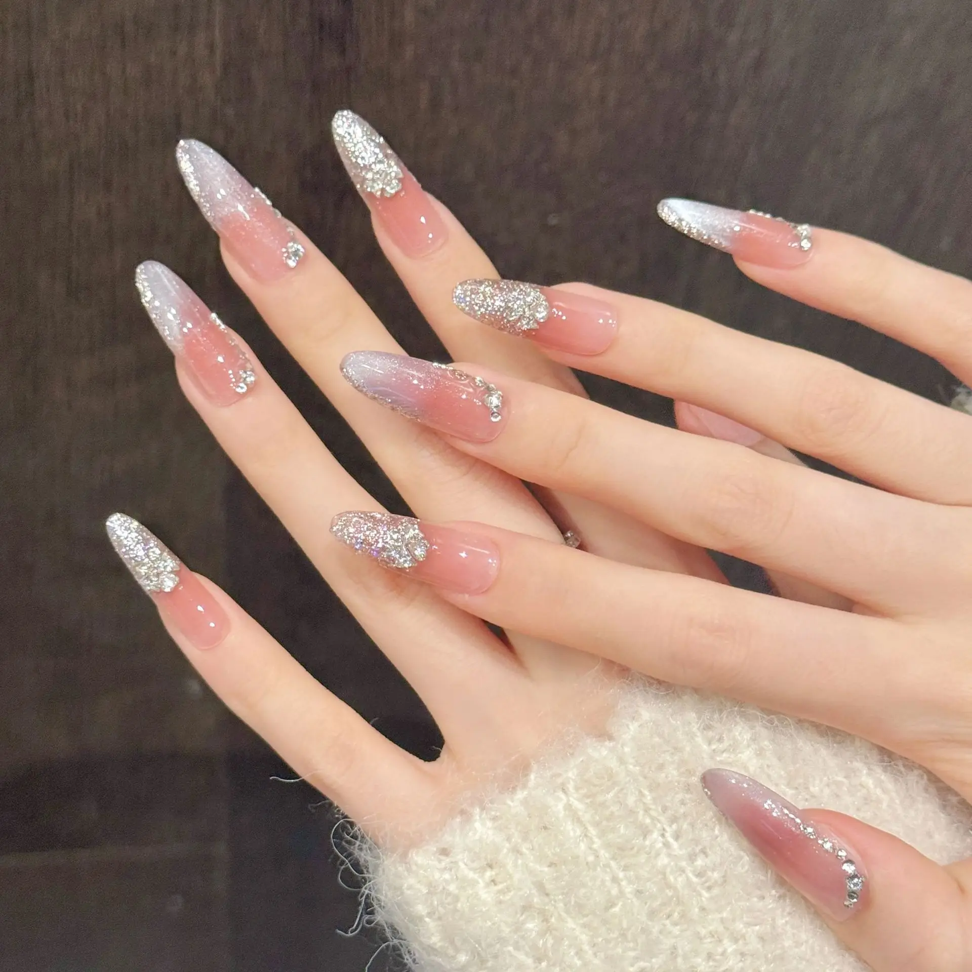 10 pièces à la main presse sur ongles paillettes diamants décor Blush faux ongles portable lumière luxe oeil de chat faux ongles longs français