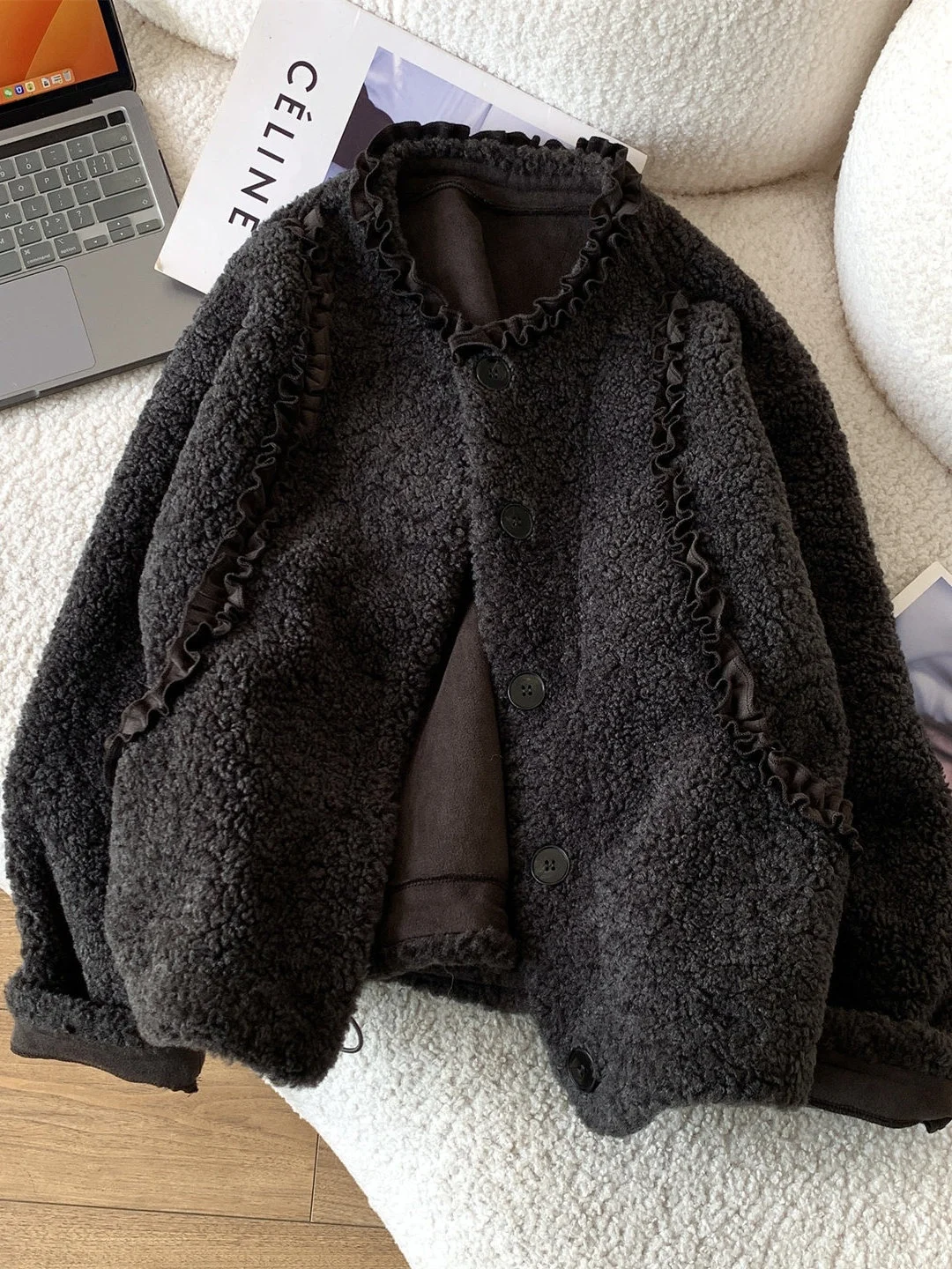 

plus Size Women's Short Thickened Lamb Fur Jacket Winter Warm Coat with Earlet Trim Casual Style Polyester Fiber Long Sleeve