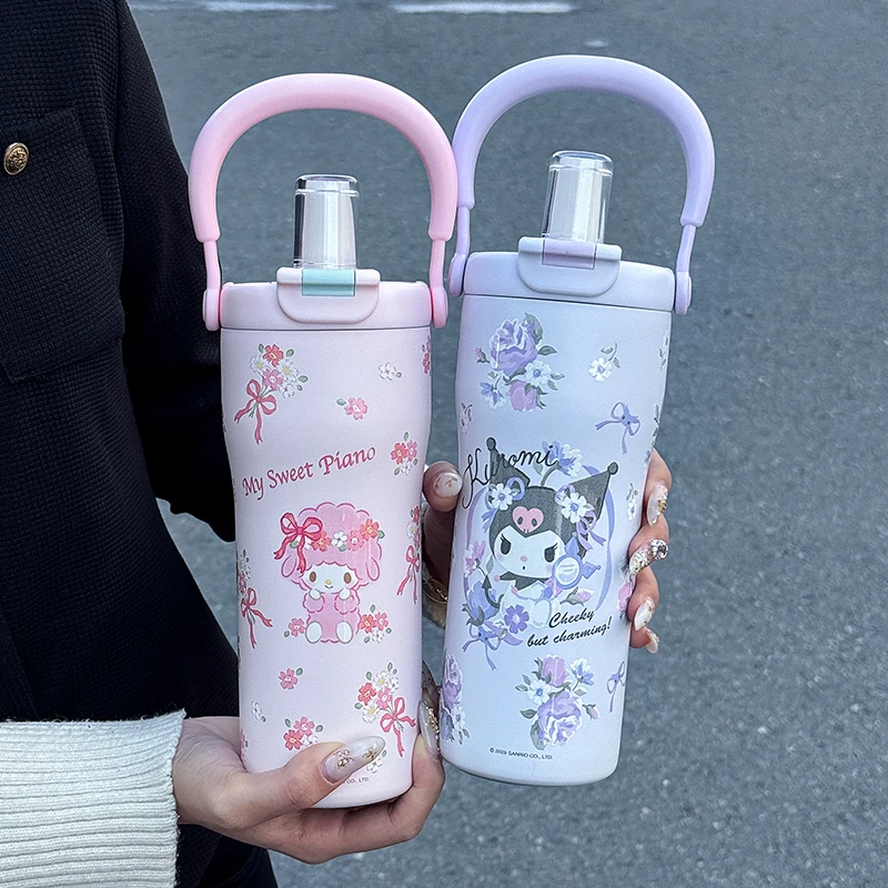 1 Stück HelloKitty Doppelwandiger Edelstahl-Isolierbecher 750ml, Niedlicher Wasserbecher mit Tee-Fach und Griff, Tragbarer Isolierbecher