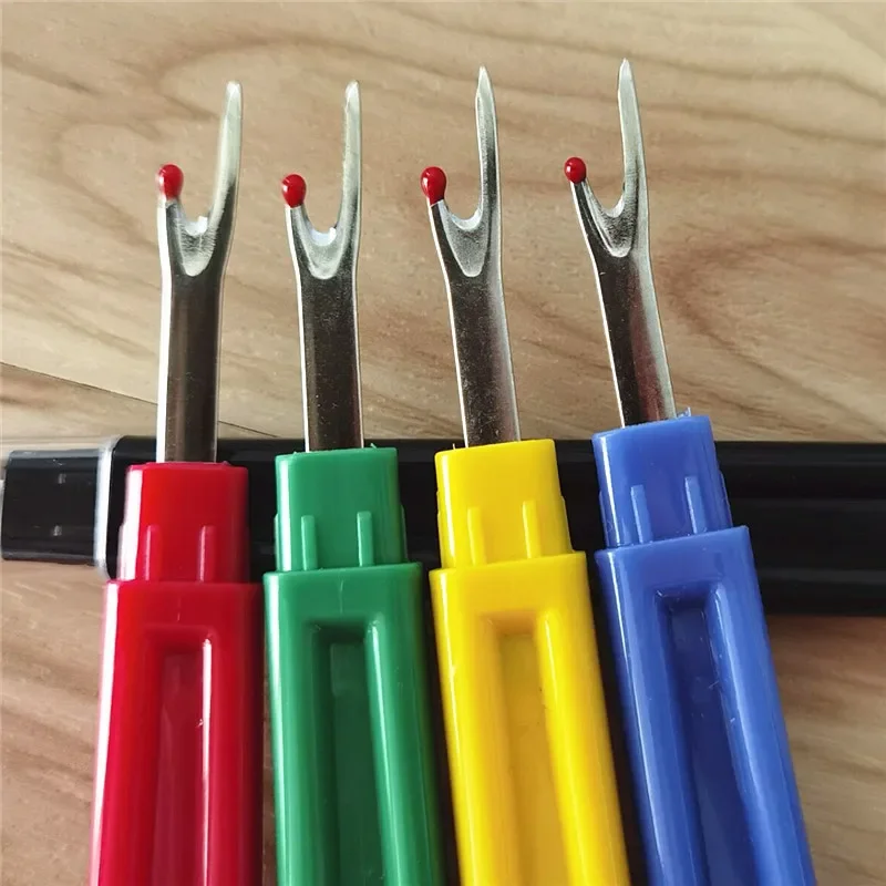 Seam Ripper Set, Ergonomic Grip Seam Ripper, Red Seam Ripper for Sewing Crafting and Removing Embroidery Hems and Seams