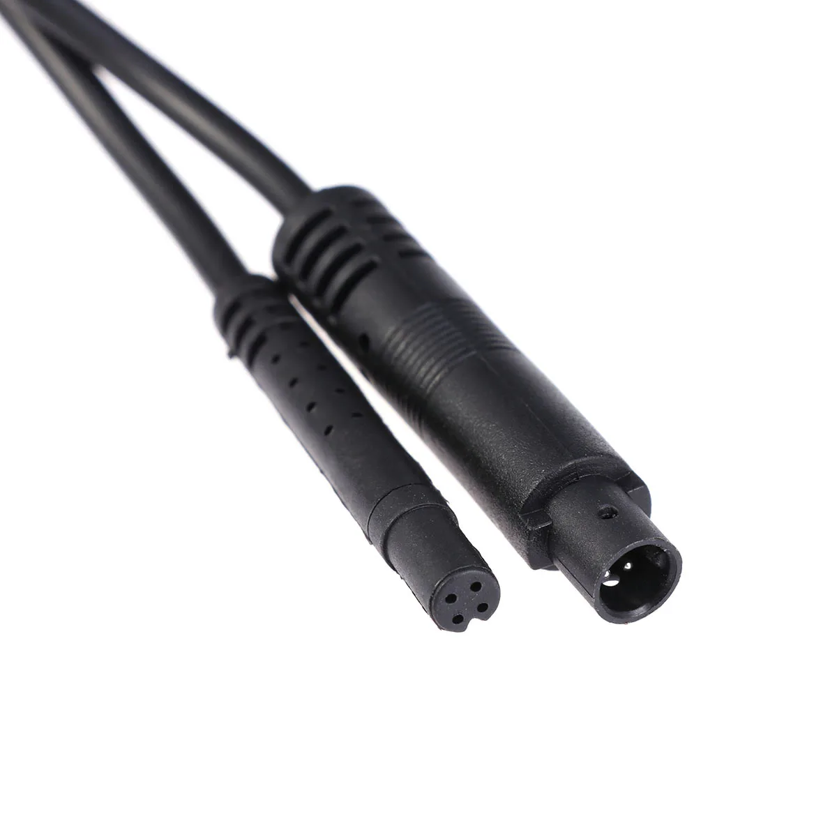 

Durable 2.5M Backup Camera Extension Cable 4 Pin for Reverse Dash Cam Car Truck Bus 12V 24V Trailer Video Transmission Wire