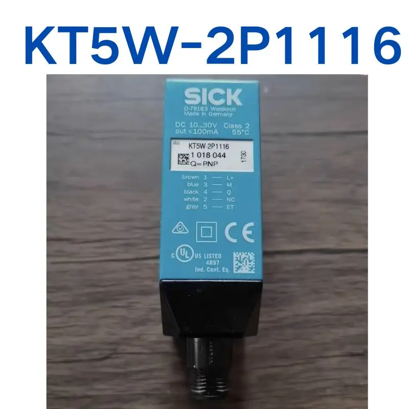 

Used KT5W-2P1116 color code sensor 1018044 Test Ok Quick Shipping