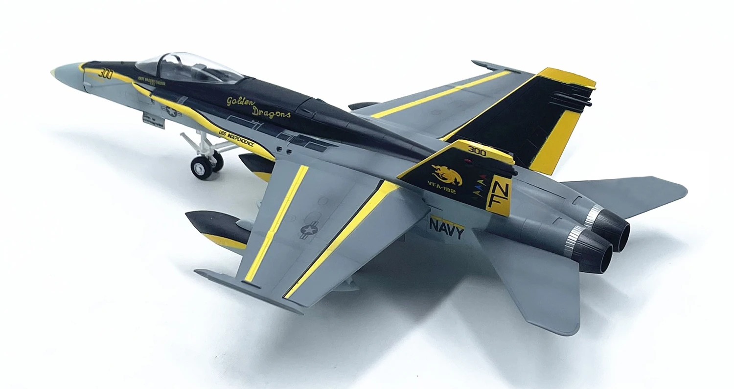 1: 72 US F/A-18C f18 fighter model E37116  Finished product collection model