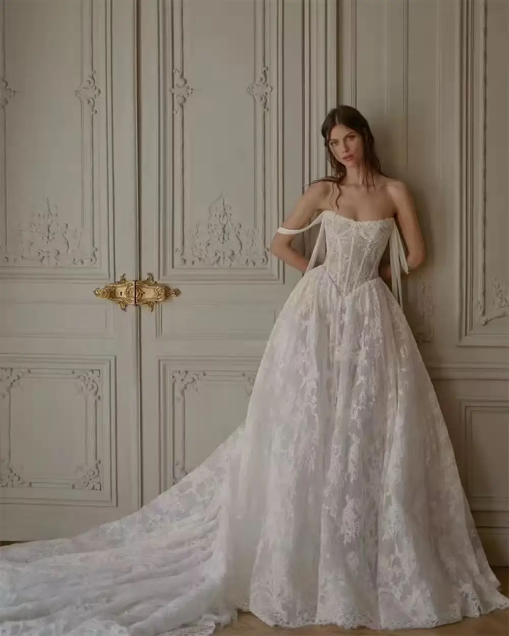 

Bohemia Wedding Dresses Lace V-Neck Appliques Lace Bridal Gowns A-Line Beach Boho Wedding Party Dress customized