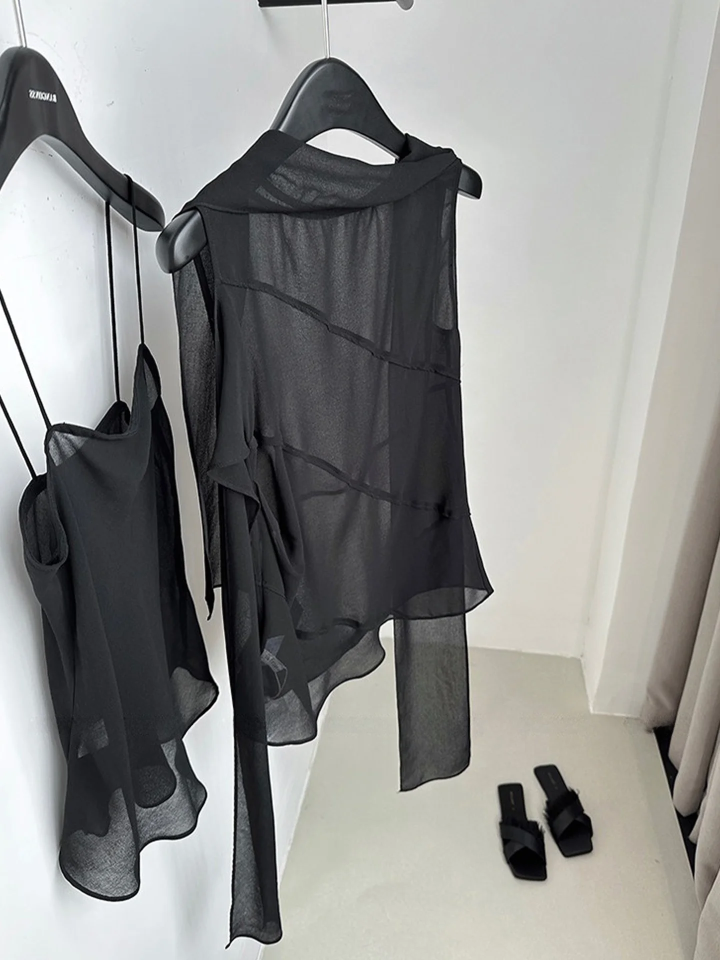 

Elegant Casual Sleeveless Vest Women's Fashionable Lightweight Maturity Style Summer Loose Fit Top Korean Style Straight Cut