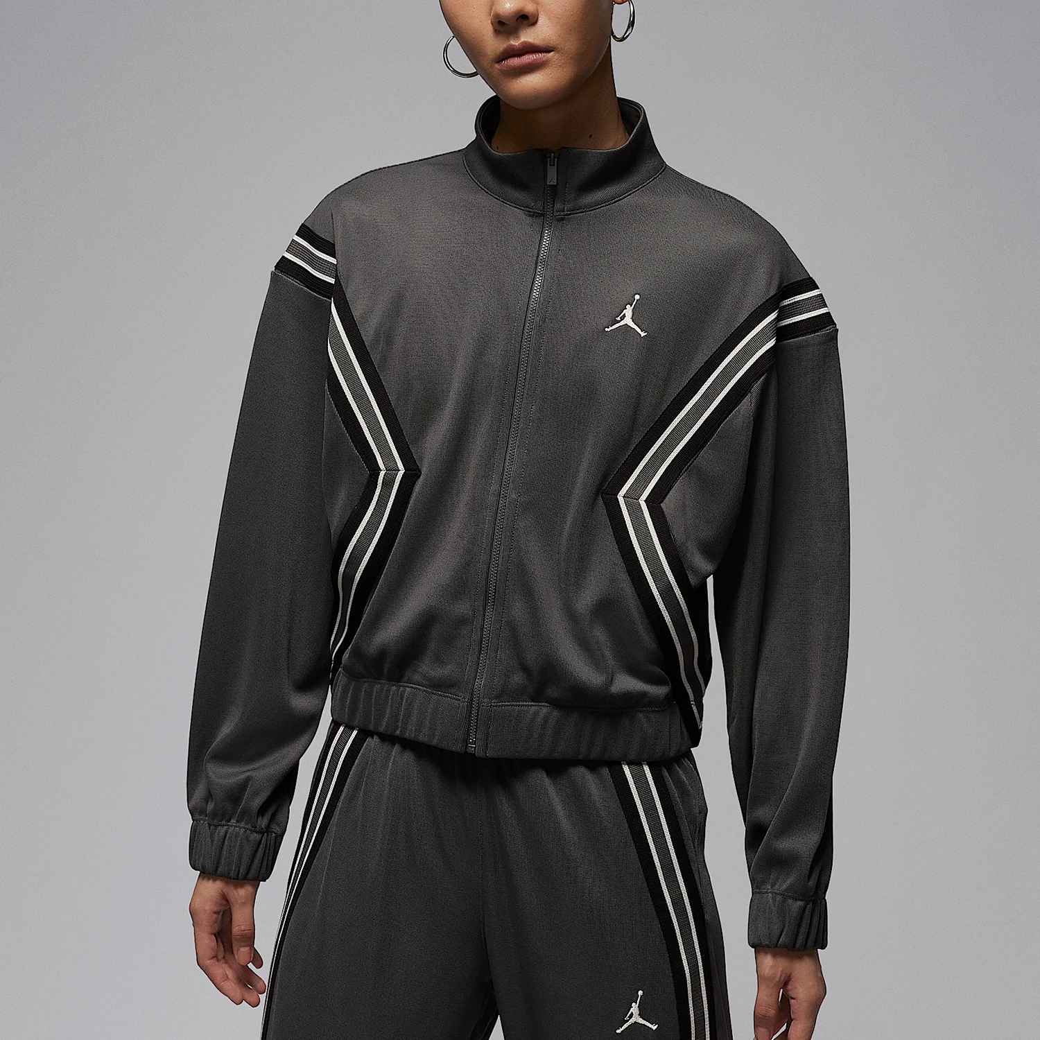 

Nike genuine JORDAN women's stand up collar sports and fitness short jacket HQ9216-068