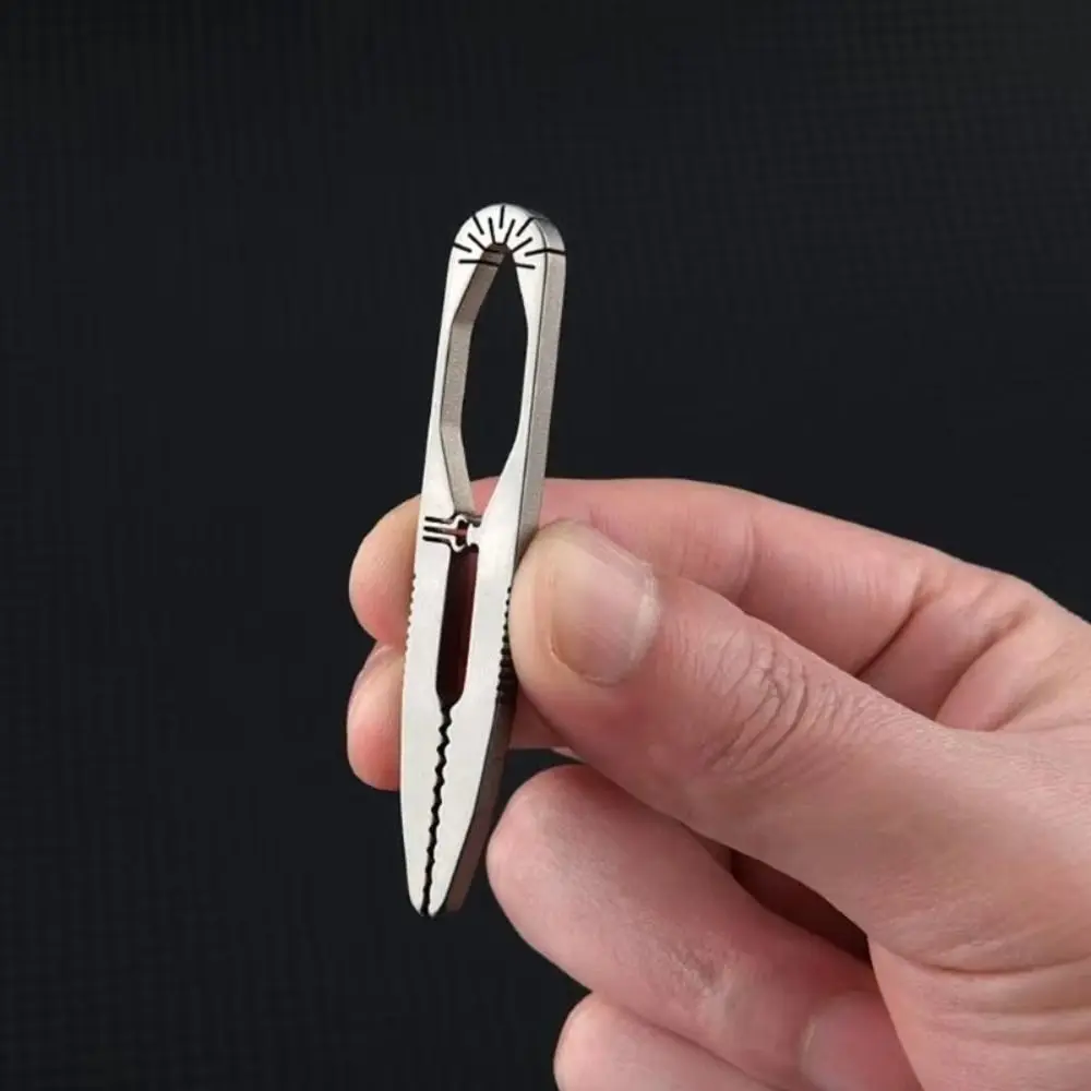 

Keychains Emergency Camping Tweezer Portable Small Size Outdoor Tool Snap Lock Mini Clip Titanium Alloy Tweezer Travel