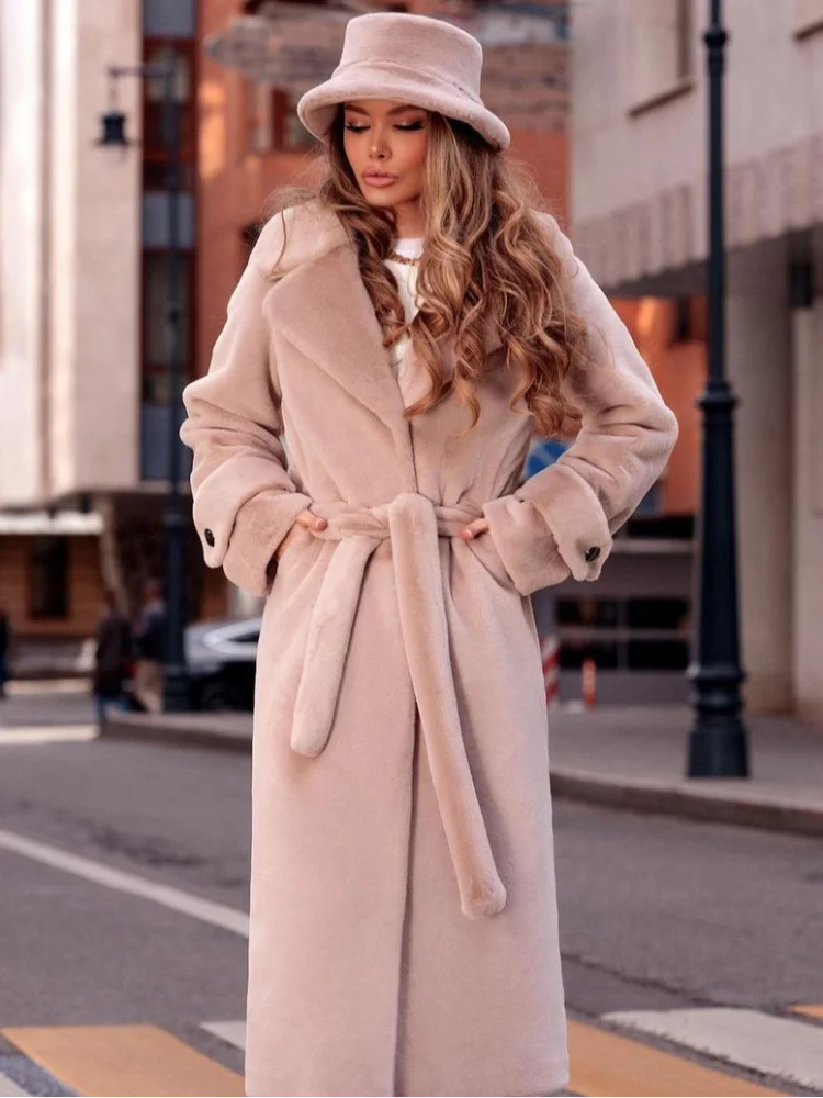 Cappotto in pelliccia sintetica da donna oversize con colletto con risvolto soffice Giacca corta allentata a maniche lunghe solida moda 2025 Nuovo inverno alto streetwear