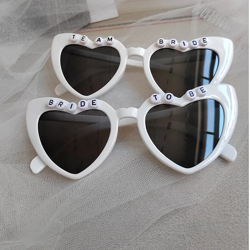

Bride to be Peach Heart Sunglasses Party Favors For Guest Gifts Wedding Bachelor Party Decoration Festival Party Supplies