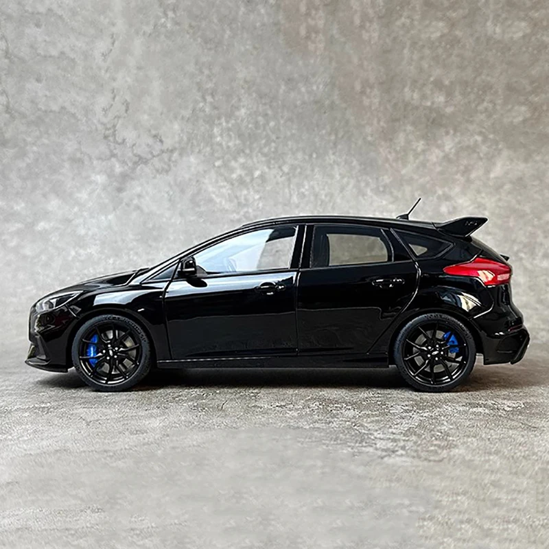 AUTOArt 1:18 Focus RS 2016 FOCUS Car Model Decoration Collection