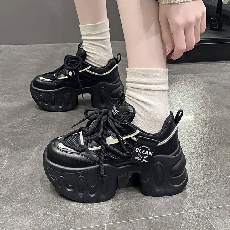 8 سنتيمتر جديد إمرأة ربيع الخريف شبكة أحذية رياضية مكتنزة سميكة القاع أحذية من الجلد منصة عالية فلكنيز أحذية رياضية غير رسمية أبي حذاء