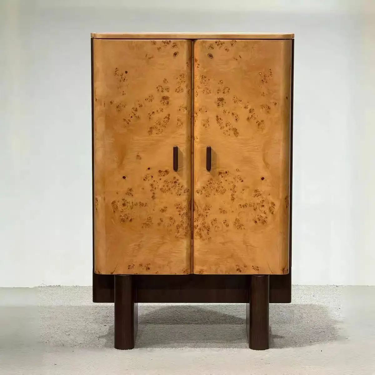 Second-hand style chest of drawers, living room, household storage cabinets, high cabinets, decorative cabinets