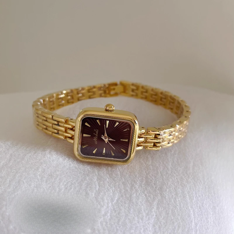 Waterproof 2025 quartz watch birthday gift retro classic trend women's watch elegant and simple