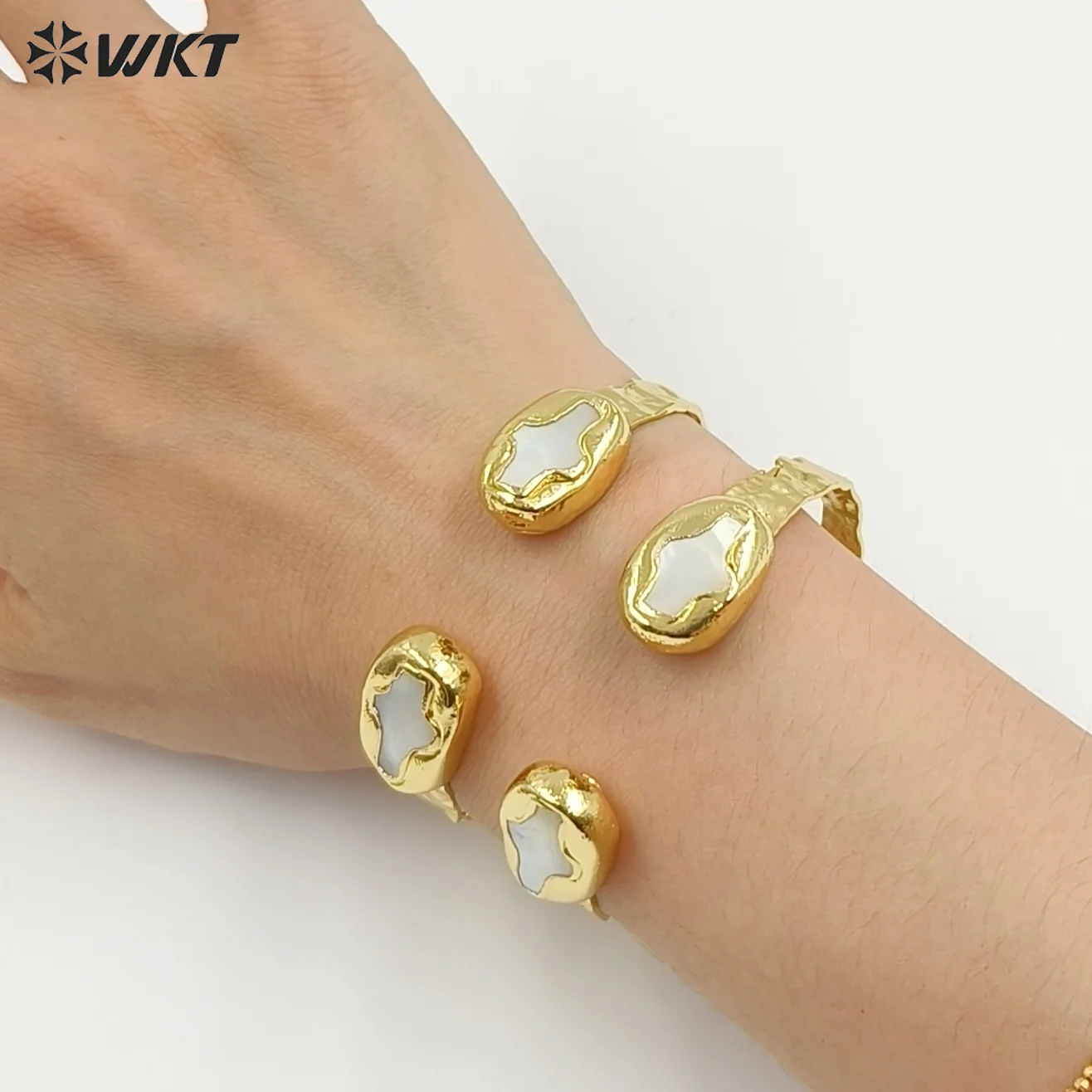 WT-MPB106 Classic Unique Cross Mother of Pearl Shell With 18k Gold Plated Cuff Bangle For Unisex Daily Fine Decorated