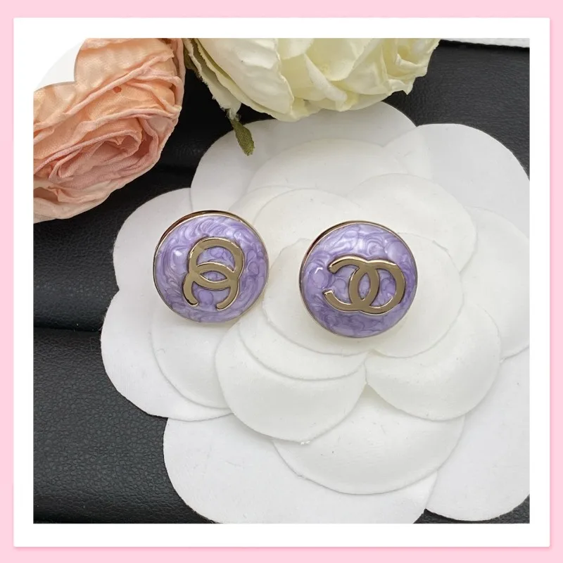 

Модные серьги-гвоздики в классическом золотом стиле, легкий люкс, универсальные, трендовые, прямые продажи