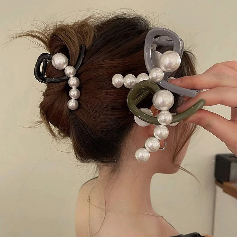 2023 New Simple Grab Clip Female Pearl Hair Clip Headdress Temperament Shark Clip Advanced Feeling