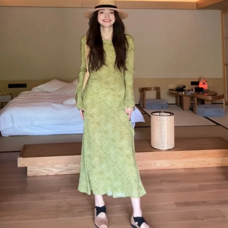 

2026 Spring Vintage Ripple Print Dress, Long-Sleeved, Waist-Cinching, Slimming, Elegant, Long Dress