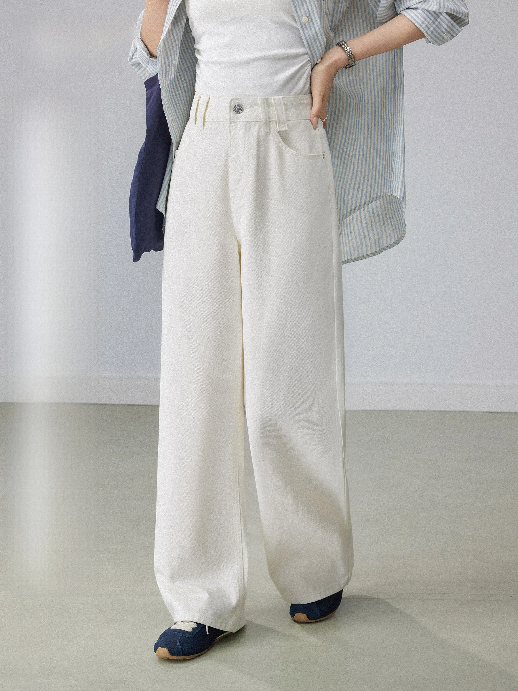 

Женские повседневные джинсы с высокой талией и широкими штанинами, свободного кроя, стройнящие, струящиеся, весна 2026, новые, белые, устойчивые к деформации