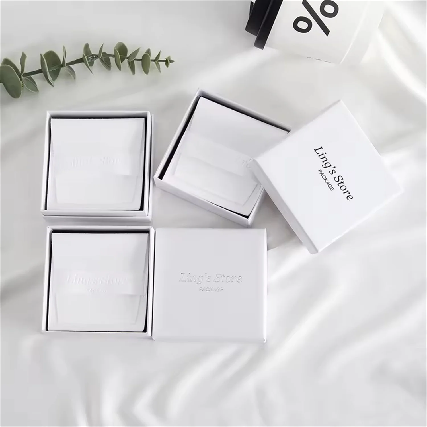 

24/50/100Set Custom Logo 7x7x3 Paper Lid Box With 6.2x6.2cm Microfiber Jewelry Organzier Bag Gift Packaging Pouch Wedding Favors