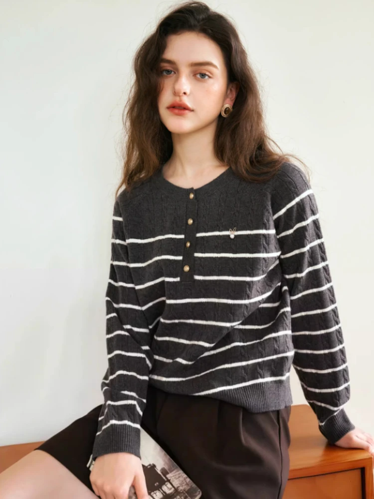Sweter damski w paski OLrain, dzianina, jesień 2025, nowy, z blokami kolorów, styl francuski, dekolt okrągły, sweter wkładany przez głowę, bluzka do biura, N56QZ86523