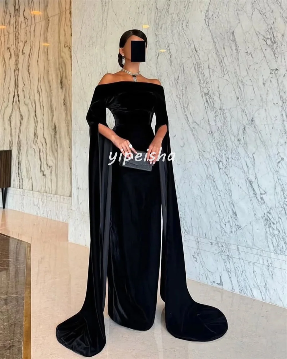 Szyte na miarę, proste, dopasowane sukienki wieczorowe z weluru, z plisami, marszczeniami, o prostym kroju, z odkrytymi ramionami, dostępne rozmiary, moda.