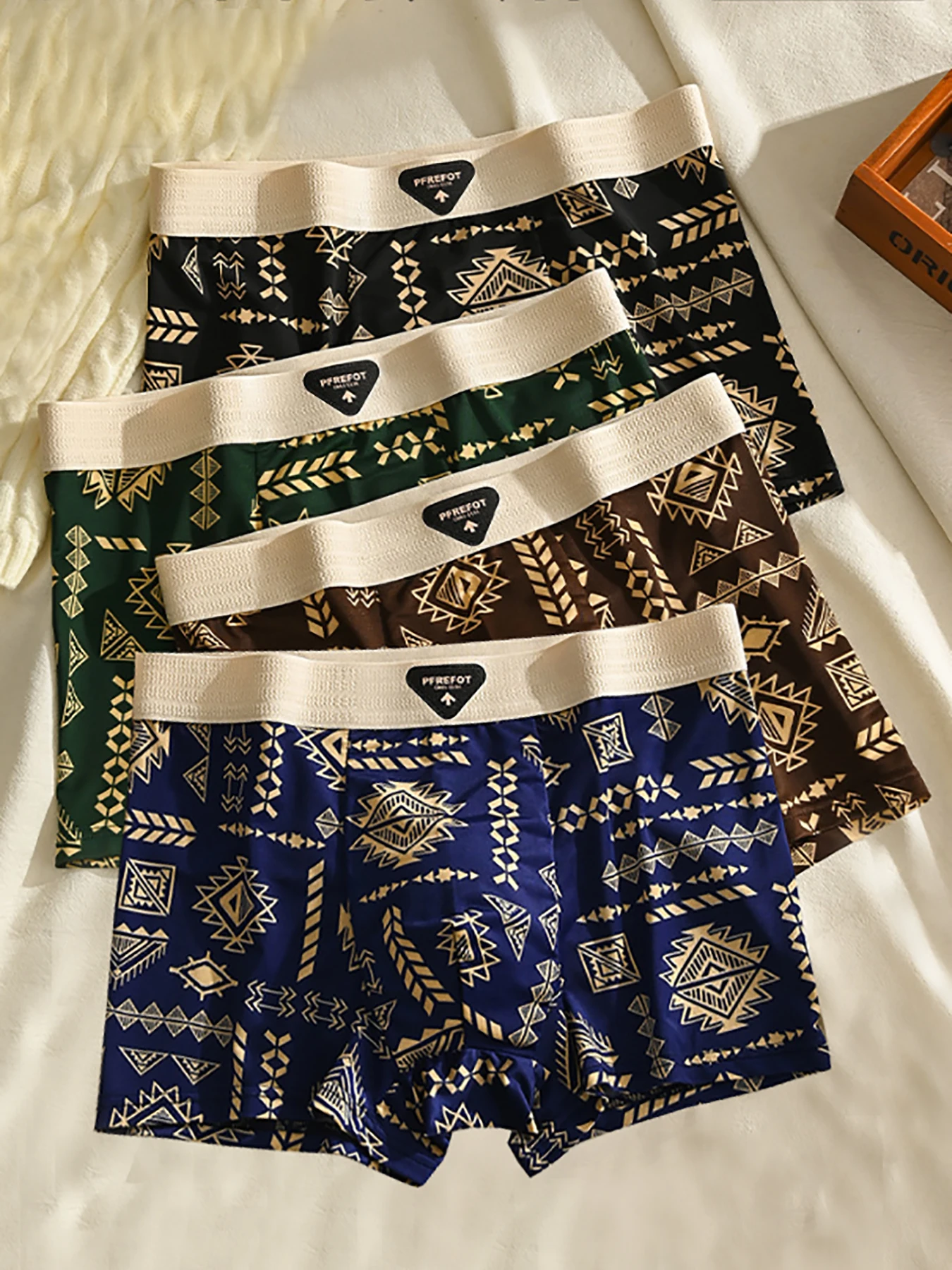 4PCS Fashionable, comfortable, breathable, sporty and elastic men's briefs with ethnic style