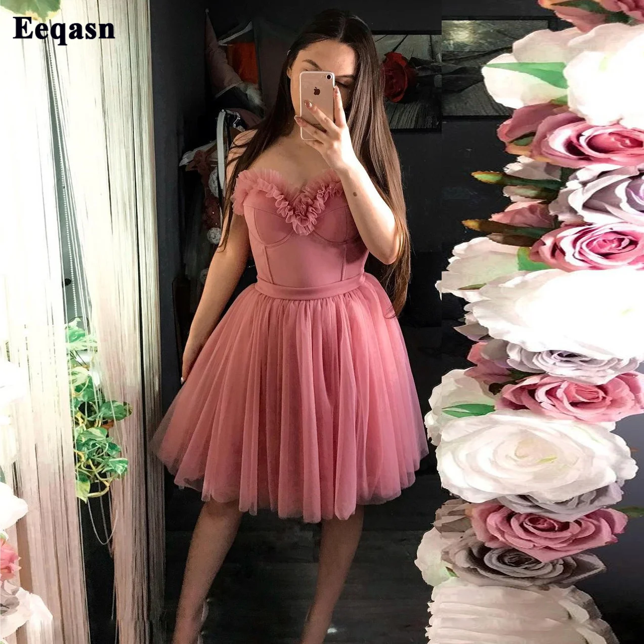 

Eeqasn A Line Ruffles Tulle Short Prom Dresses Sleeveless Knee-Length Homecoming Dress Women Formal Night Club Party Gowns 2023