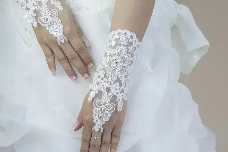 Stylish Party Fingerless Lace Short Paragraph Rhinestone Bridal Wedding Gloves