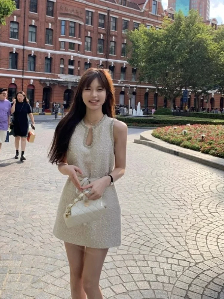 Wysokiej jakości luksusowe sukienki tweedowe z koralikami dla kobiet O-Neck Sleeveless Slim Waist Woolen Party Mini sukienki Nowa odzież damska