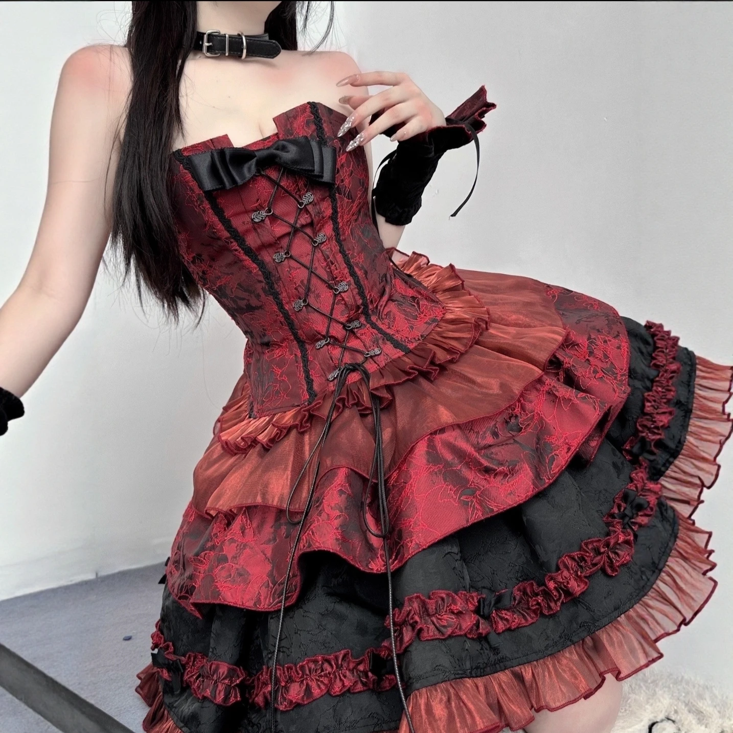 تنورة لوليتا لوليتا باللون الأحمر من Loween Fibone ter طقم أورم للمدرسة الحلوة للسيدات لخريف 2025 #1