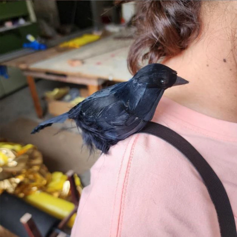 Halloween Party Crow Decoration Gothic Black Feathered Crow Prop Sitting on Shoulder Artificial Crow Statue as Home