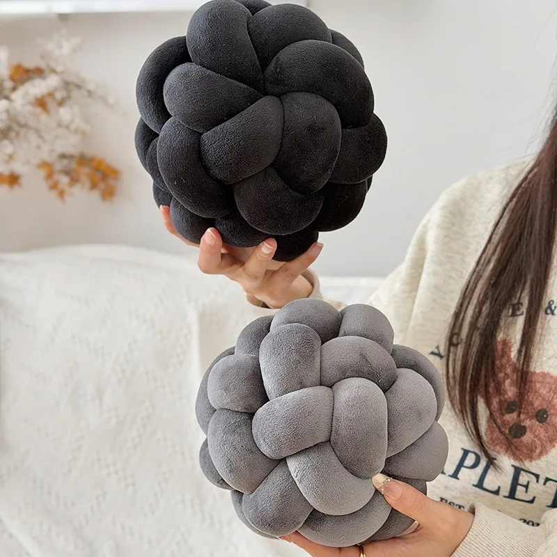 

Spandex Knit Plush Hydrangea Cat Toy Ball Creative Cute Decorative for Living Room Sofa Playful Gift Essential