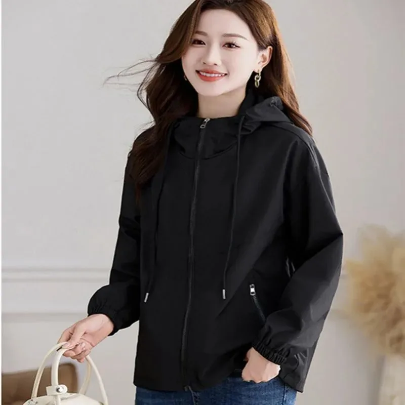 เสื้อแจ็คเก็ตมีฮู้ดผู้หญิง แฟชั่นฤดูใบไม้ร่วงใหม่ เสื้อแจ็คเก็ตสำหรับกิจกรรมกลางแจ้ง ทรงหลวม สไตล์ต่างประเทศ เสื้อแจ็คเก็ตลำลองสำหรับเดินทาง เสื้อคลุมตัวนอก