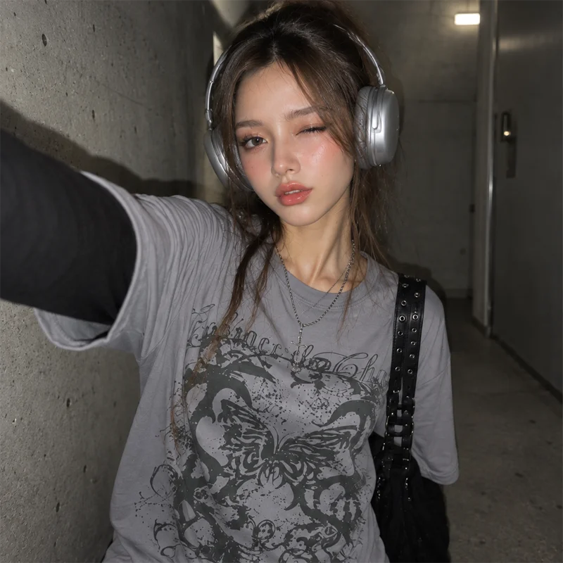 2026 New Women Butterfly Graphic Fake Two Piece Long Sleeve T Shirt Y2K Grunge Streetwear Oversized Casual Punk Fashion Top