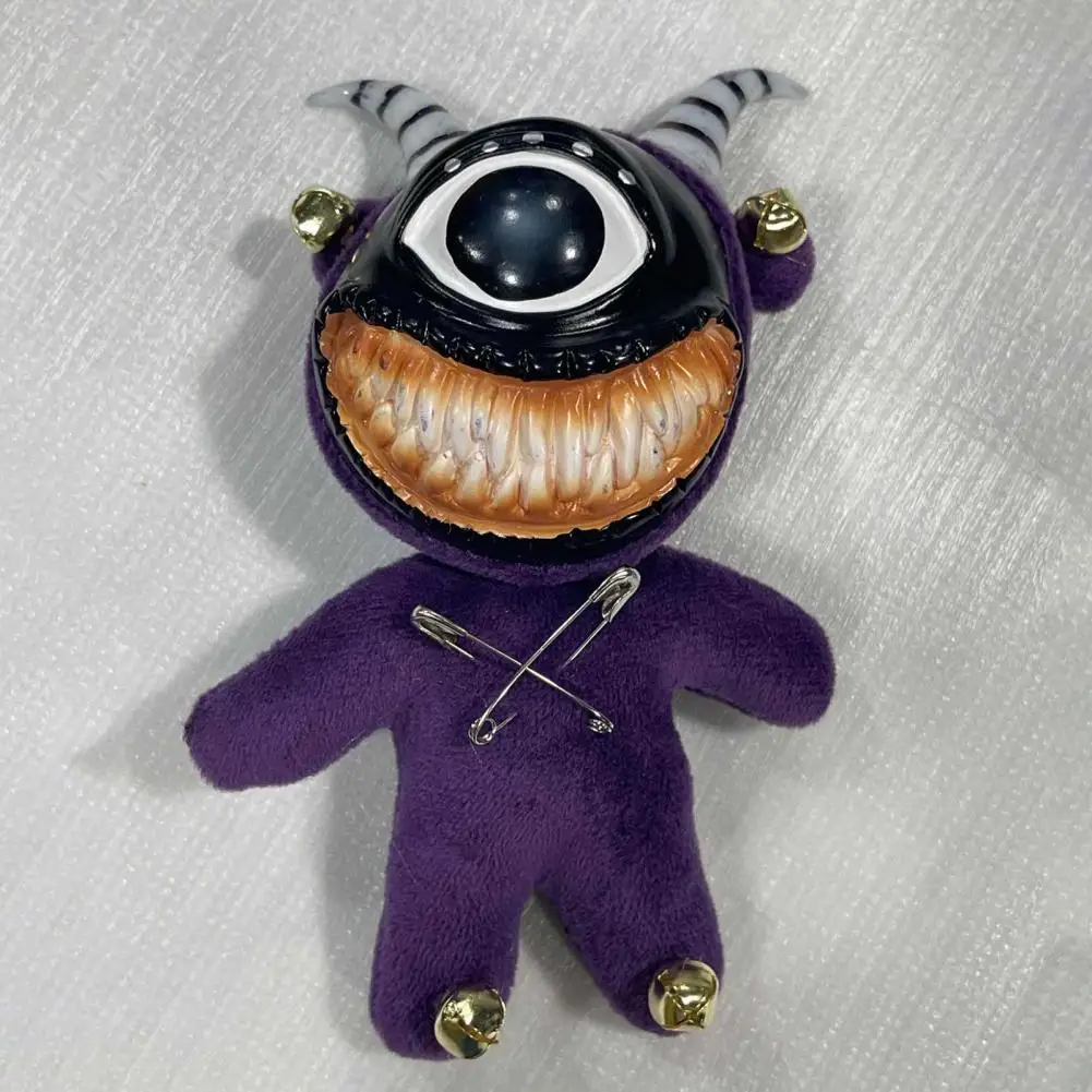 Halloween Season Key Chain Halloween Keychain Handcrafted Punk Rock Accessory Doll Backpack Charm for Spooky Seasonal Decoration