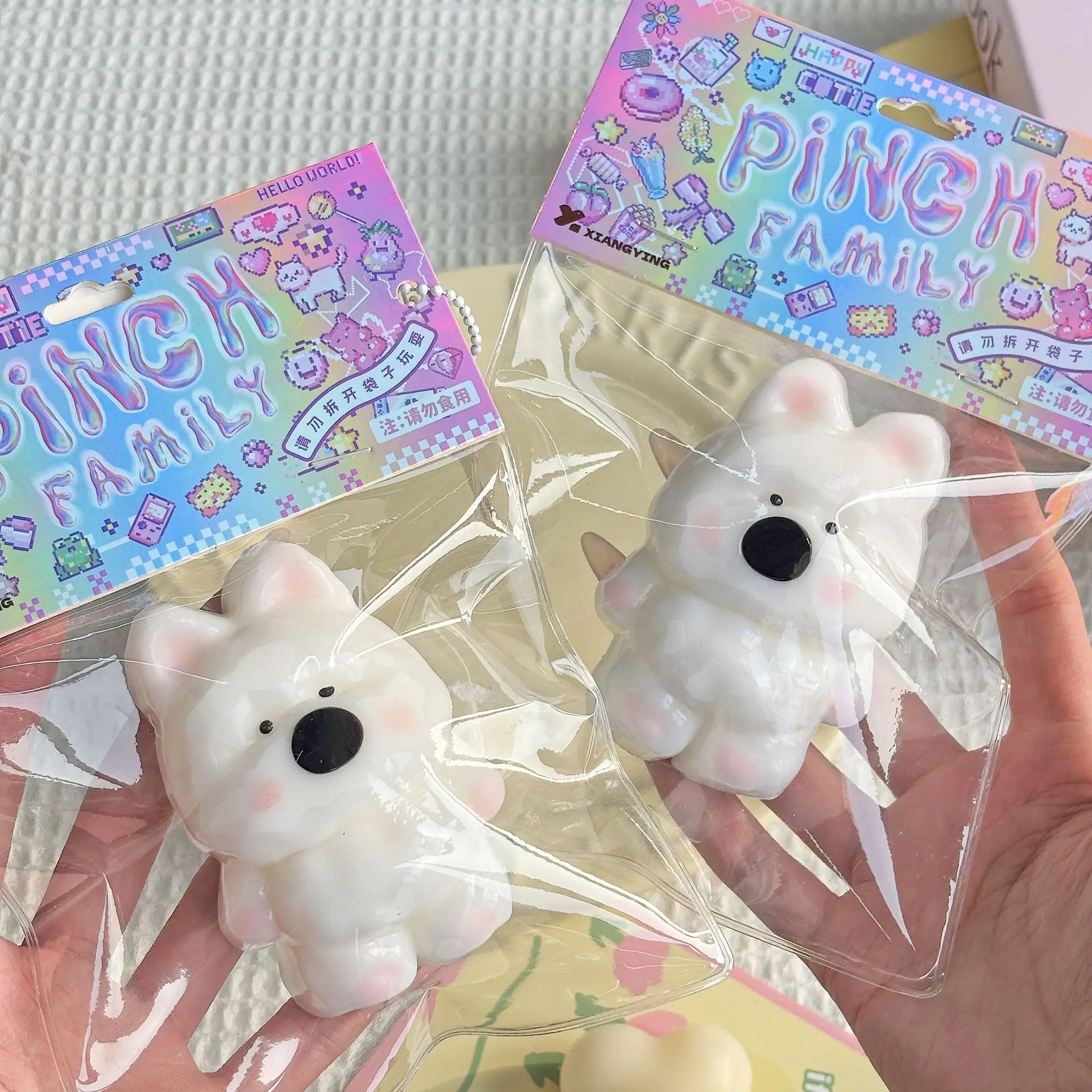 

Mud feeling hand-painted West Highland puppy pinch Le decompression toy pinch Le decompression toy, super soft pinch