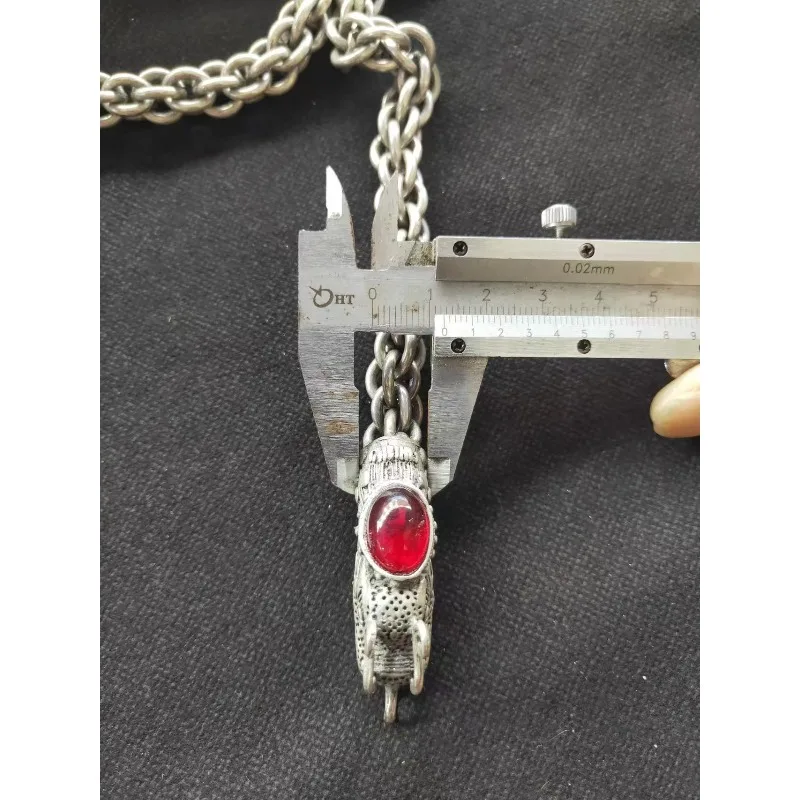 

Тибетская серебряная голова дракона, инкрустированная нефритом, ручная работа, изысканное мастерство, праздничный подарок для друзей и семьи.