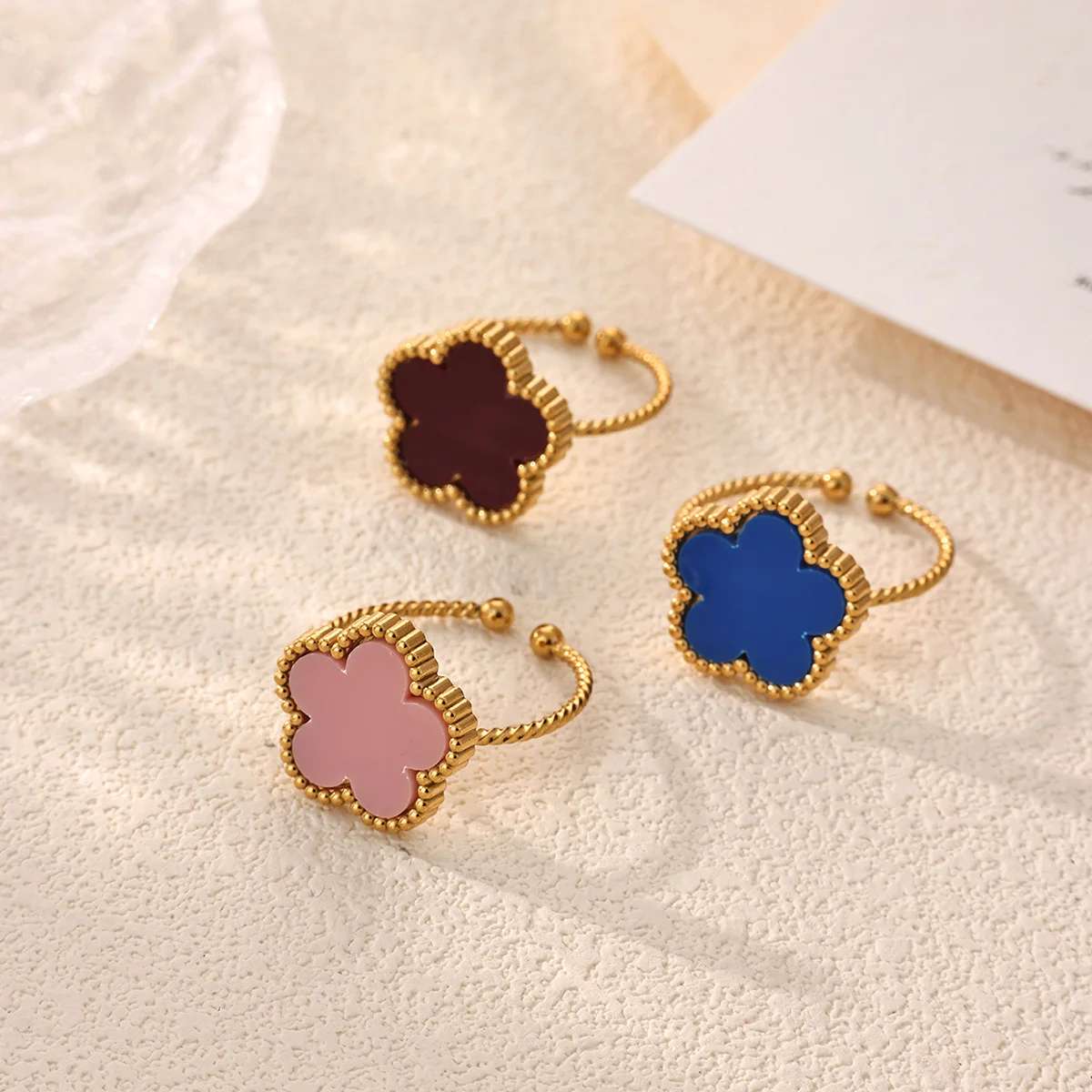 Vintage Emaille-Blumen-Offener Ring für Damen, Goldfarben, Edelstahl, Gedrehter Verstellbarer Manschettenring, Ästhetischer Boho-Schmuck, Geschenk – Detail 1