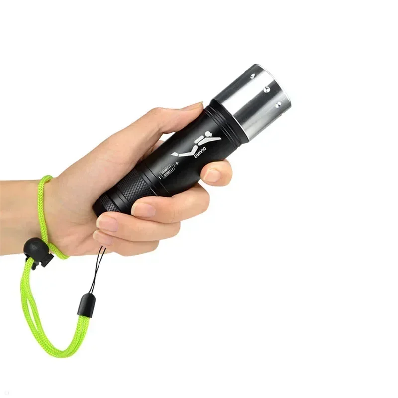 

D37 Underwater 15m XML-T6 Led Diving Scuba Torch Flashlight IP68 Waterproof 1200 Lumens Powerful 3 Switch Modes Dive Torch